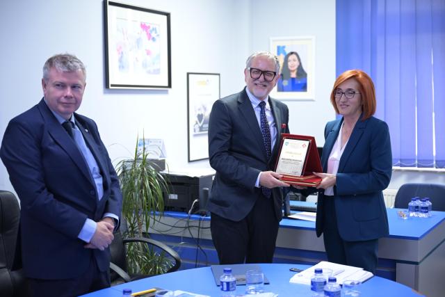 Prizren Hospital acknowledging support to the Minister of Health