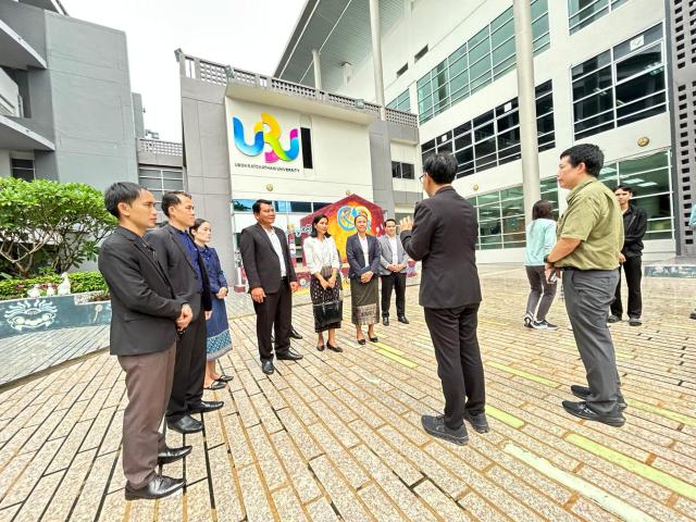 Lao team at Thai University