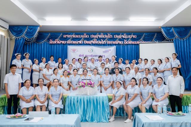 Group photo of nurses at the meeting