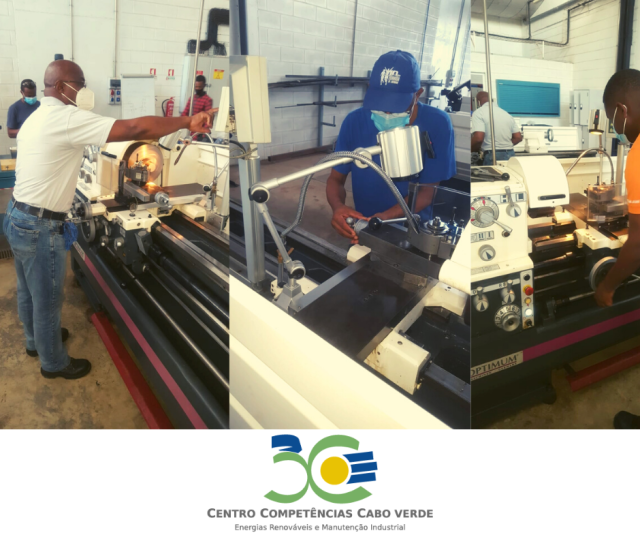 Trois photos côte à côte de capverdiens manipulant une machine d'usinage au centre de formations 3C