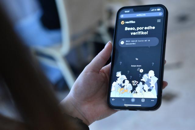 Person holding smarphone