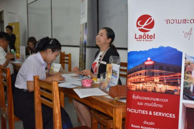 A student at a potential employer's stand