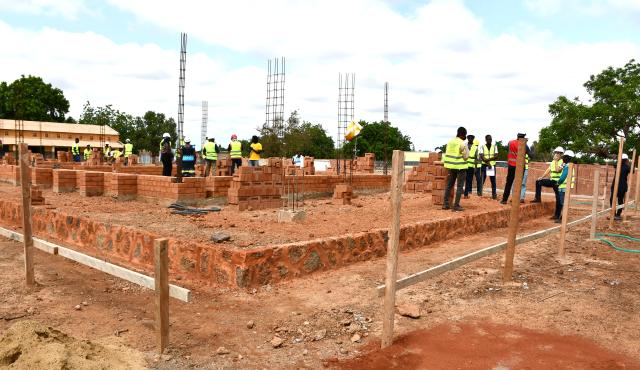 Salles de classe bioclimatiques en construction à l'école primaire de Zagtouli