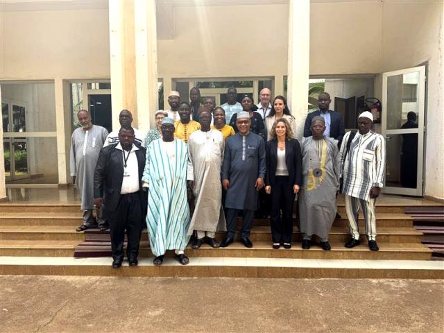 Photo de groupe des participants au comité de pilotage